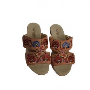 Alegria Linn Women's Embroidered Wedge Sandals Size 38